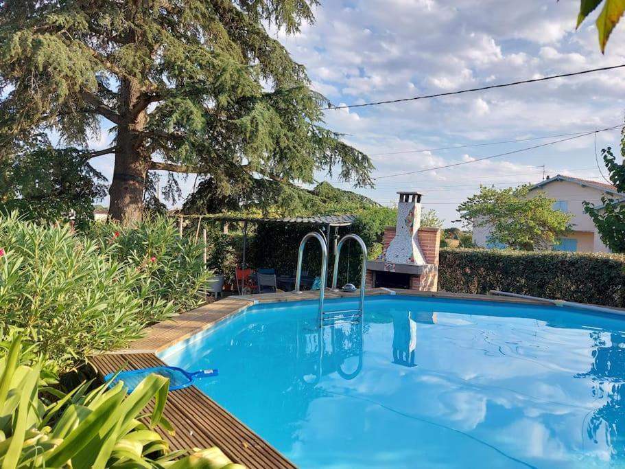 Villa De Charme Avec Piscine Saint-Jory 外观 照片